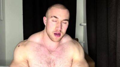 Jock gay muscle hunk jerking off - drtuber.com