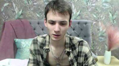 Hot gay boy solo jerking and toying show in front of webcam - drtuber.com